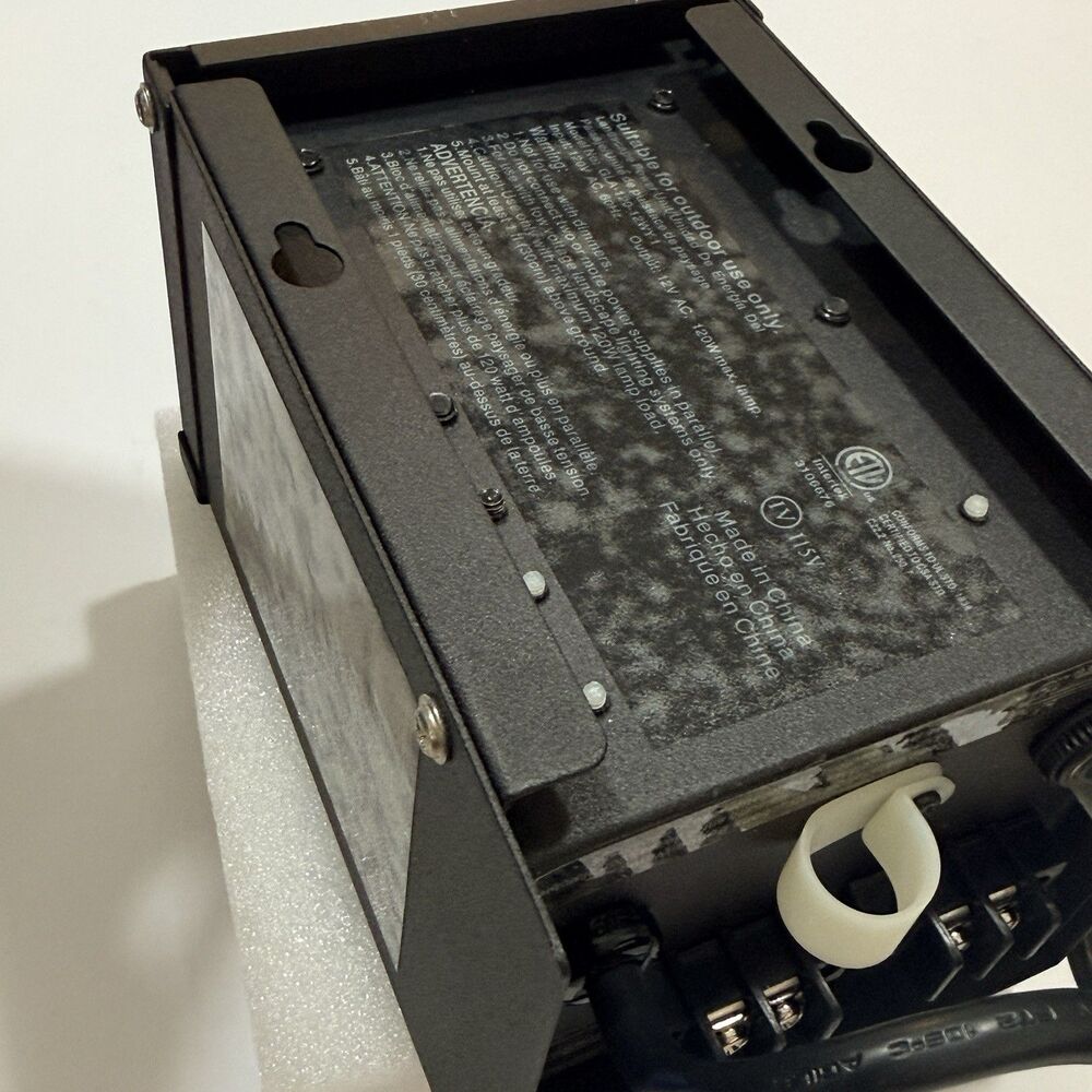 Portfolio 120 Watt 12V Landscape Lighting Low Voltage Transformer Power Pack New - Picture 9 of 9